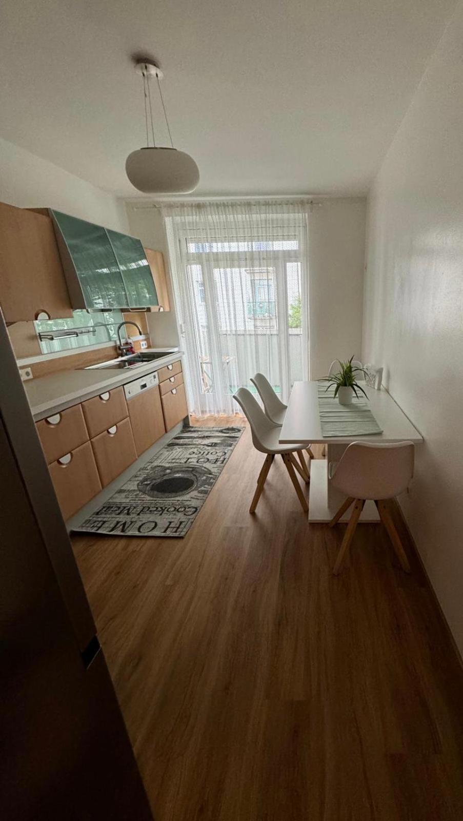 Sunny And Elegant Apartament In Central Location Graz Eksteriør billede