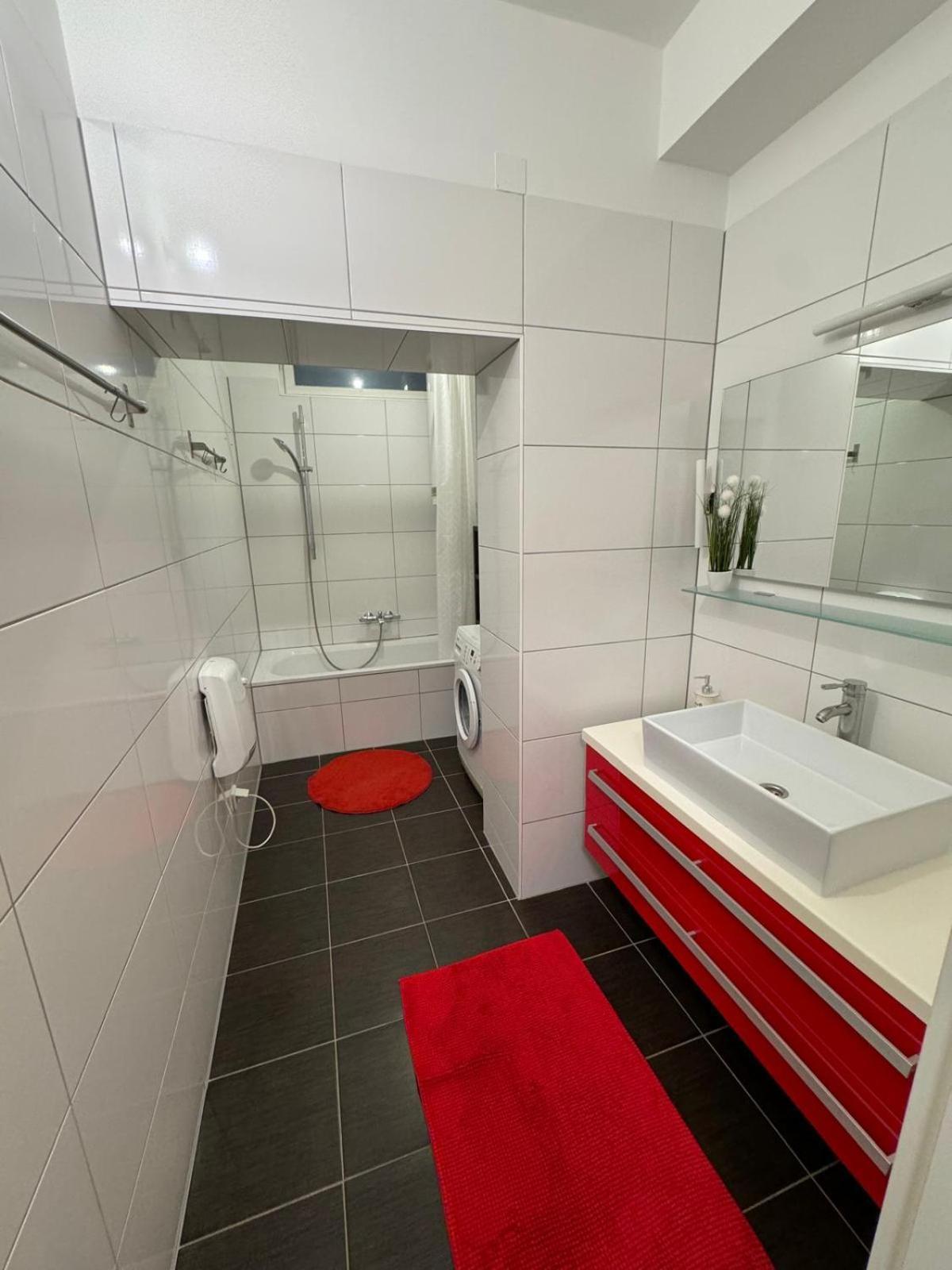 Sunny And Elegant Apartament In Central Location Graz Eksteriør billede